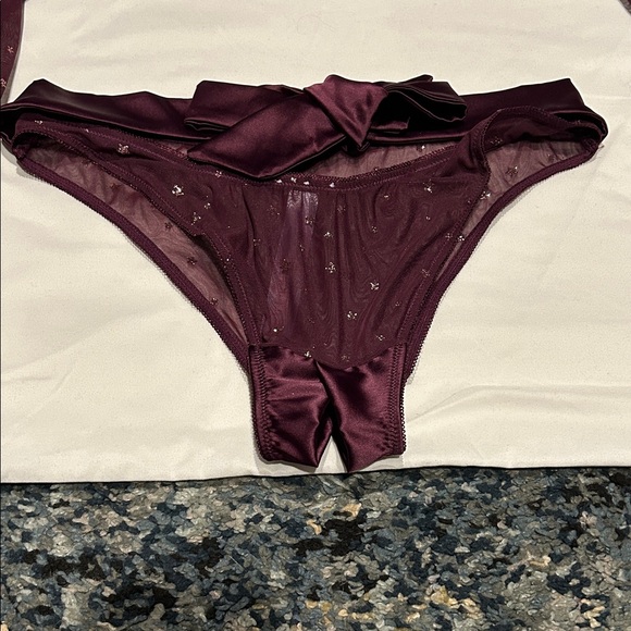 Savage X Fenty Burgundy Intimate Set - Picture 3 of 3